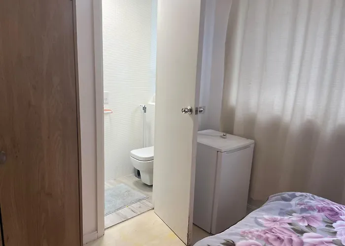 2 Bedroom Flat In Central